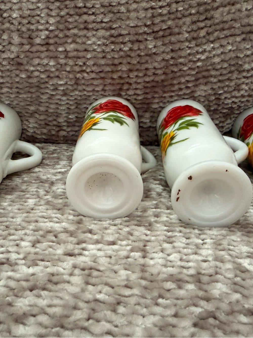 Vintage AVON Red & Yellow Roses White Milk Glass Handled Pedestal Bud Vase 5''H - Picture 5 of 5